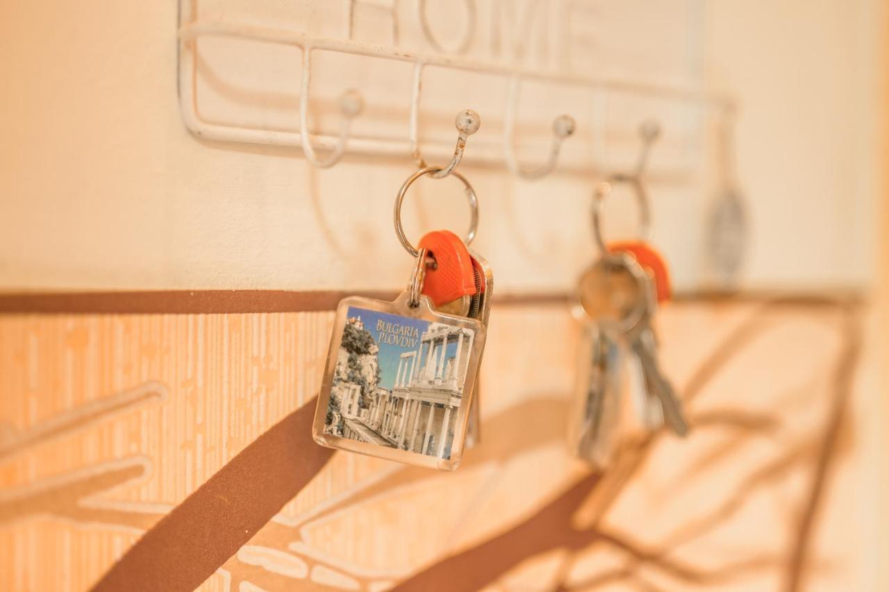 Tomovi Home - Three Bedrooms City Center Plovdiv Eksteriør billede